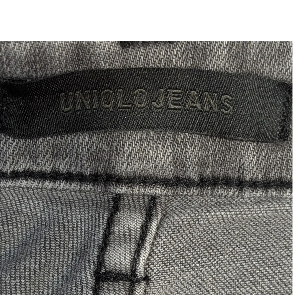 Uniqlo Jeans Womens Sz 23 Gray High Rise Wide Straight Raw Hem Denim Boho Grunge